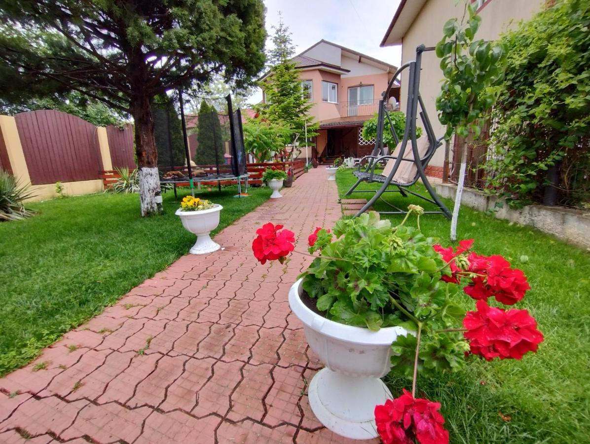 فندق Casa Aura 1 كوستِنيست المظهر الخارجي الصورة