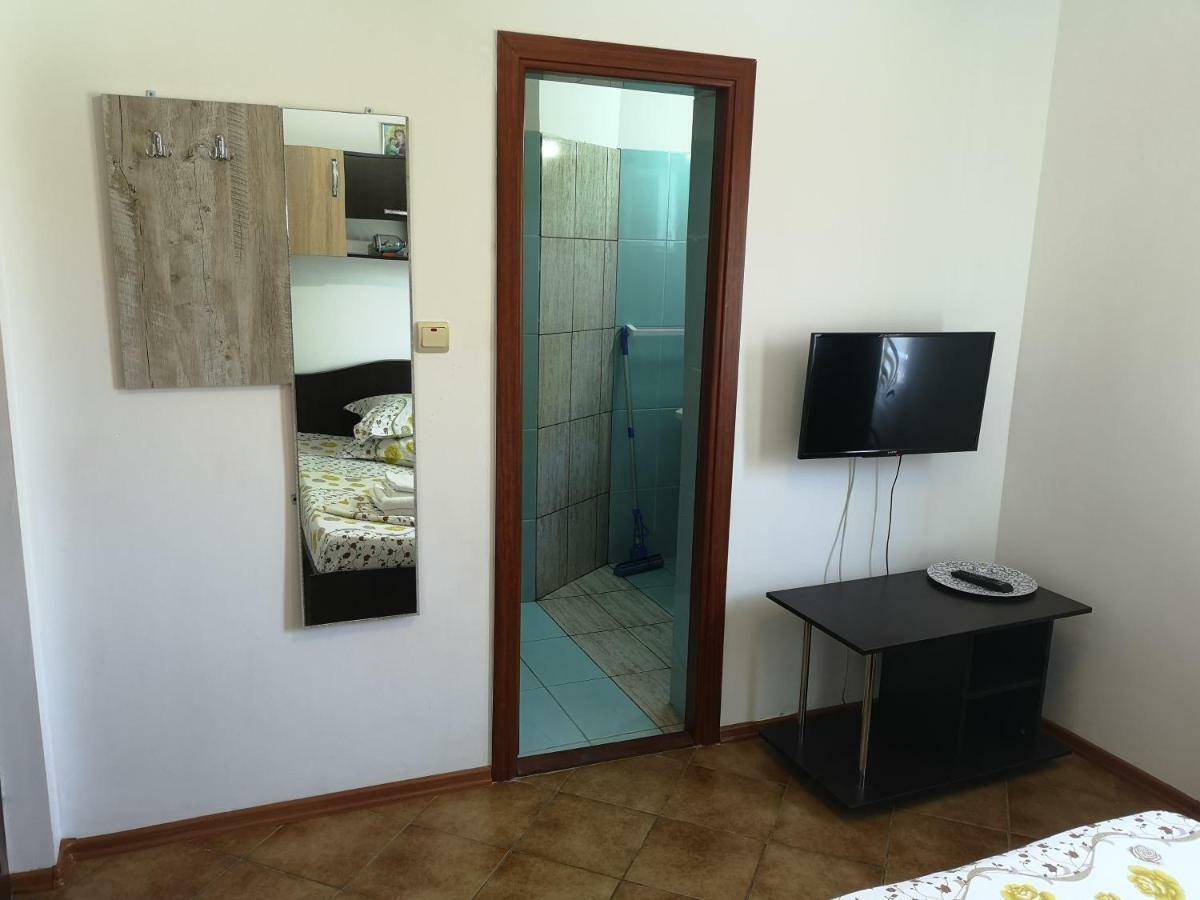 فندق Casa Aura 1 كوستِنيست المظهر الخارجي الصورة